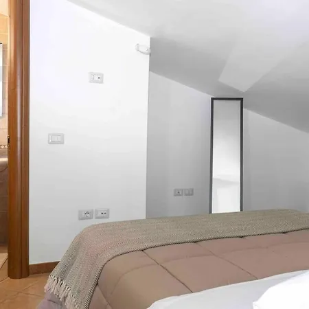 Appartement A Due Passi Dalla Reggia