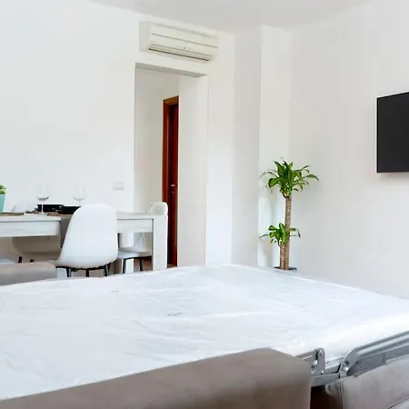 A Due Passi Dalla Reggia Appartement